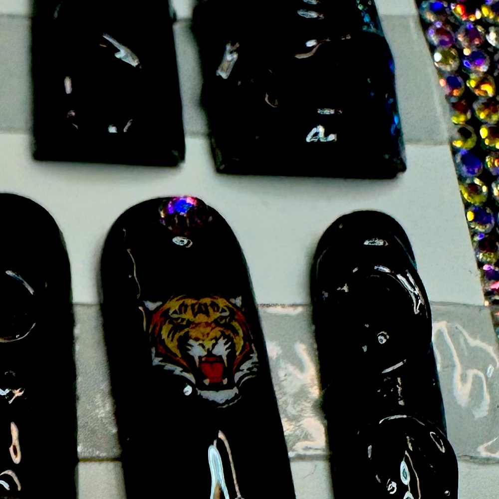 EXOTIC PRESS ON NAILS FOR SALE 💋